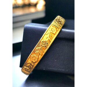 Nice Quality Gold Bangle Bracelet with Flowers